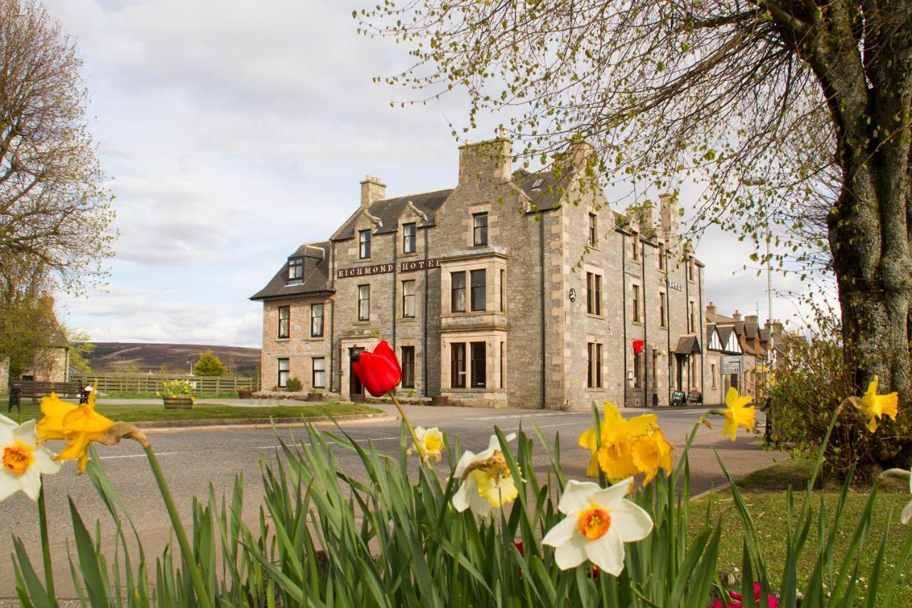 Richmond Arms Hotel Tomintoul Exterior photo